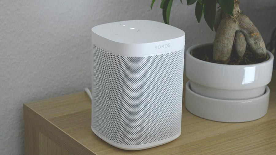 Sonos speaker with voice control